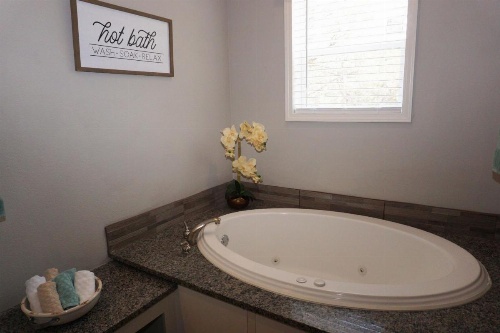 Clear Creek Lake House image 20
